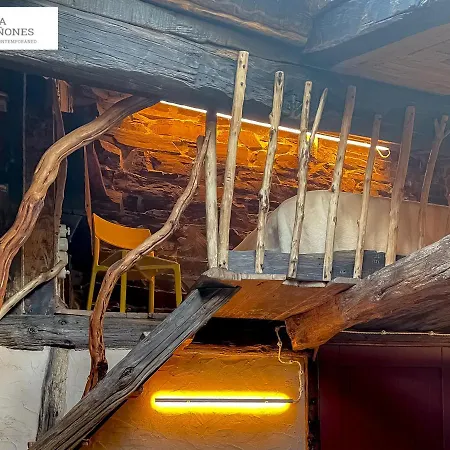 Gasthof Casa Quinones - Habitacion Triple Con 2 Alturas